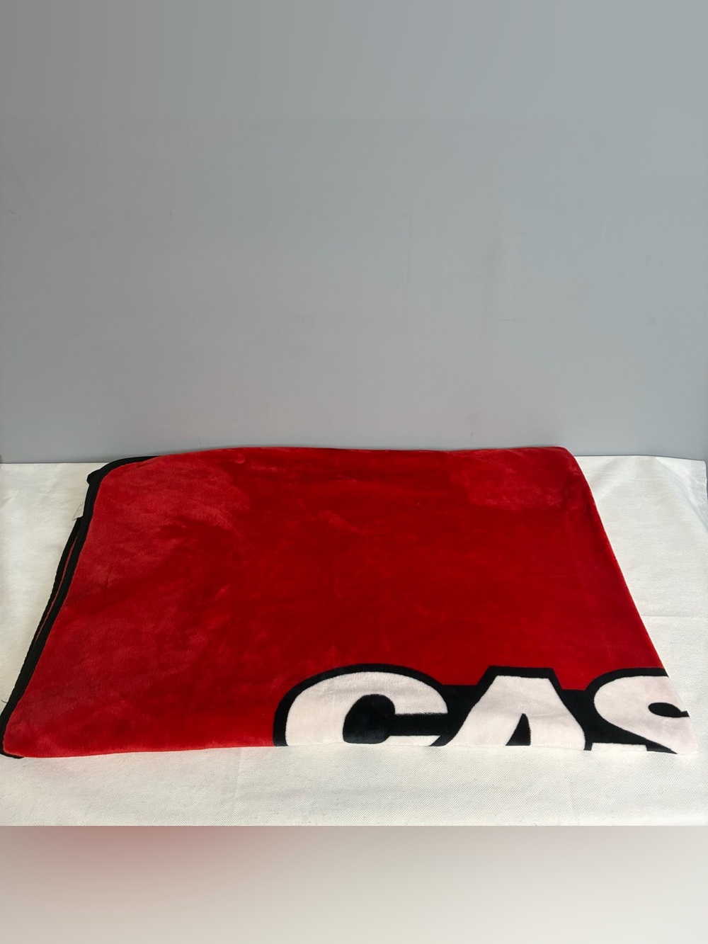 Case IH Throw Blanket approx 50x70 Red Black White Logo Heavyweight Poly Fleece - Picture 3 of 9